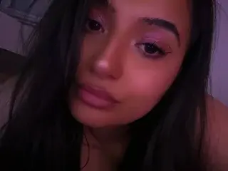 Streamate Adult Webcam of KiraMoonX