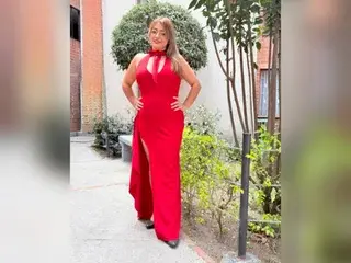 Streamate Live Porn of CarolMiss_79
