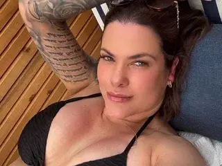 Streamate Free Live Porn of TheNaughtyMilfNextDoor