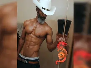Streamate Free Porn Cam of TheDragonFire