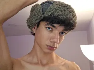 Streamate Free Live Porn of Phillicious22