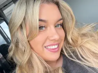 Streamate Live Sex Cam of MelodyxxUK