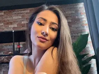 Streamate Live Porn of IsoldeBlis