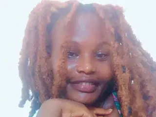 Streamate Live Porn of Petite_me
