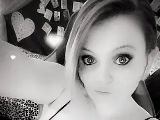 Streamate Watch Live Sex Cams of Honey_Chambers