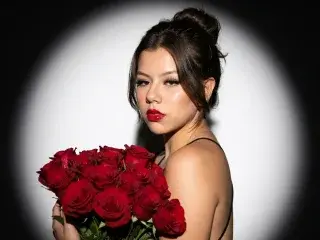 Streamate Live Porn of SkyValentiinee
