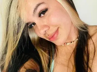 Streamate Private Sex Chat of MaddyLovexxx