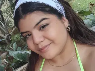 Streamate Live Sex Cam of skyy_white