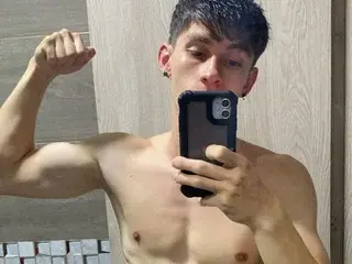 Streamate Live Porn of OliverMoore