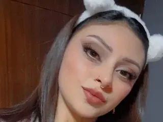 Streamate Watch Live Sex Cams of EmmilyWalkerr