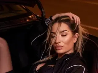 Streamate Live Sex Cam of MeganBlazeee