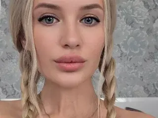 Streamate Watch Live Sex Cams of Lindy18