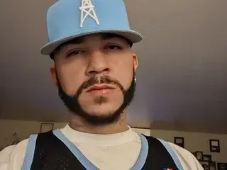 Streamate Sex Cam of Luvtojerk61inch
