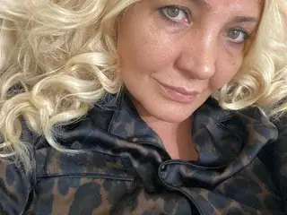 Streamate Watch Live Sex Cams of Blondyy