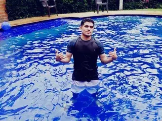 Streamate Free Porn Cam of WilliamSteel19