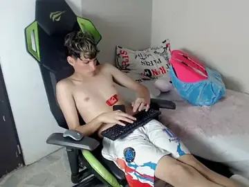 Stripchat Free Porn Cam of Pablito_junior