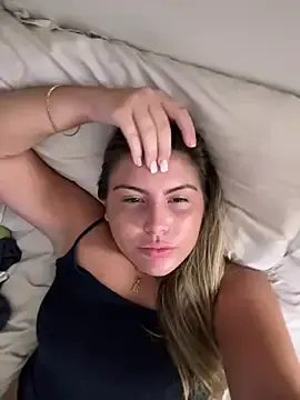 Stripchat Live Sex of hiddensecretxx