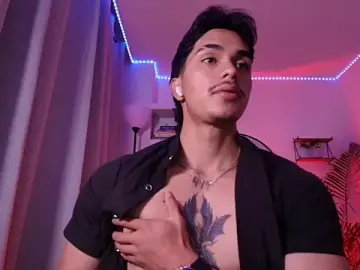 Stripchat Free Porn Cam of andyypalmer_