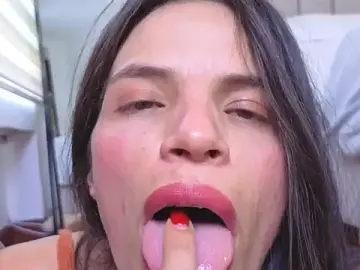 Stripchat Free Porn Cam of angieebaezz