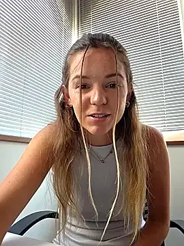 Stripchat Sex Cam of lucie_mehott
