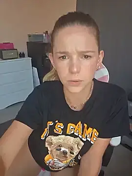 Stripchat Sex Cam of lucie_mehott