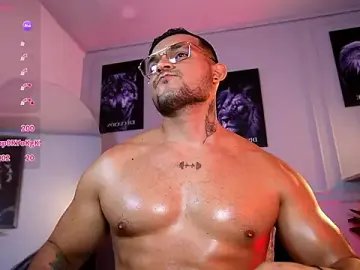 Stripchat Adult Video Chat of Marco_Vega