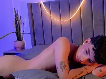 Stripchat Free Porn Cam of Zeyn_smith