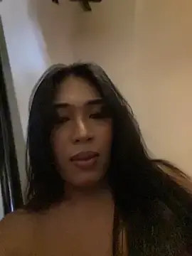 Stripchat Live Sex Cam of hugecock_tamira