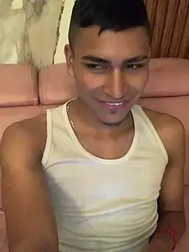 Stripchat Best Webcam of Emiliano_Reyes