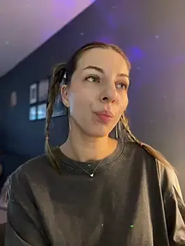 Stripchat Live Sex Cam of Mia_Ethan