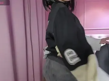 Stripchat Sex Cam of ISABELLAXDOLL