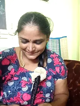 Stripchat Sex Cam of mynatamil143