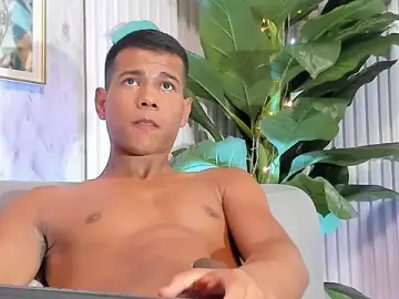 Stripchat Adult Webcam of Noah_sexhotty