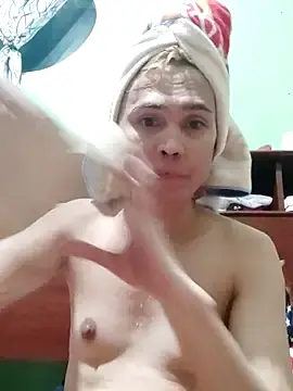 Stripchat Free Porn Cam of QueenSoreal