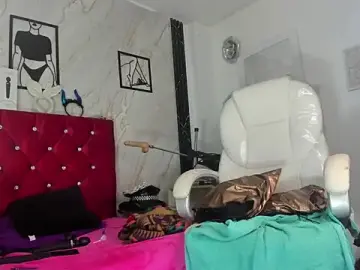 Stripchat Sex Cam of Kazsandraa