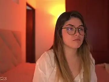 Stripchat Live Porn of Lau_Bee