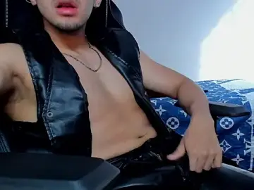 Stripchat Adult Webcam of Tommy_Bred