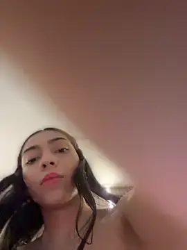 Stripchat Nude Webcam of Ema_azel