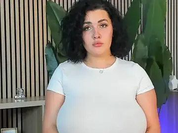 Stripchat Sex Cam of Boobzillaa