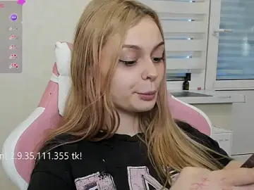 Stripchat Live Sex Cam of MelonyEmo