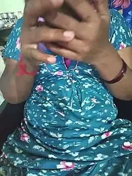 Stripchat Adult Webcam of Tamilselviroja-