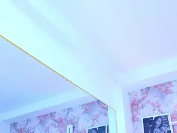 Stripchat Live Sex Cam of Angelique_Angell