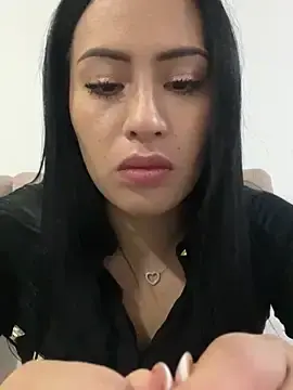Stripchat Sex Cam of Sara_luna_