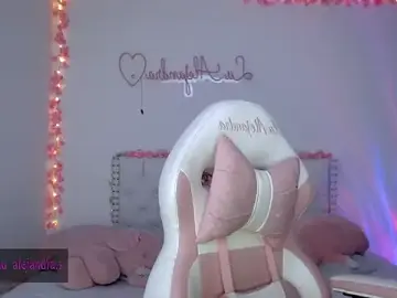 Stripchat Live Porn of alee_lenoxx