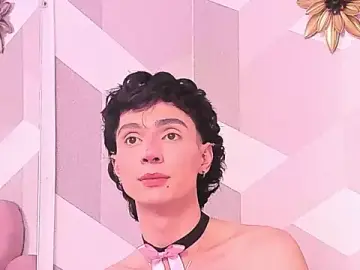 Stripchat Best live sex cam show of KylieMonnett