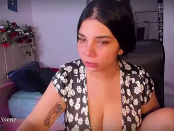 Stripchat Sex Cam of victoriaasaenz_