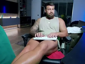 Stripchat Free Porn Cam of UbbeViking