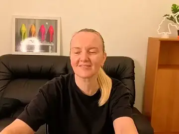 Stripchat Best live sex cam show of Bella_soulmate