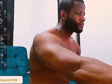 Stripchat Sex Cam of marcell_22cm