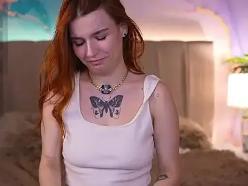 Stripchat Free Porn Cam of RedShinee